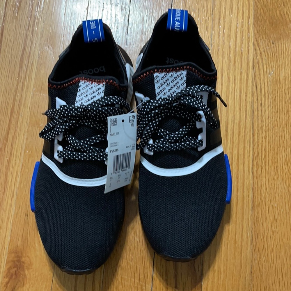 Adidas brand new NMD R1 shoes 9 size